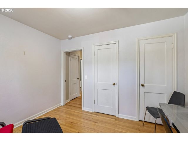 2120 Ne HALSEY St 31, Portland, OR 97232