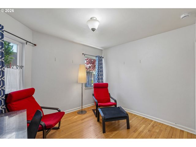 2120 Ne HALSEY St 31, Portland, OR 97232