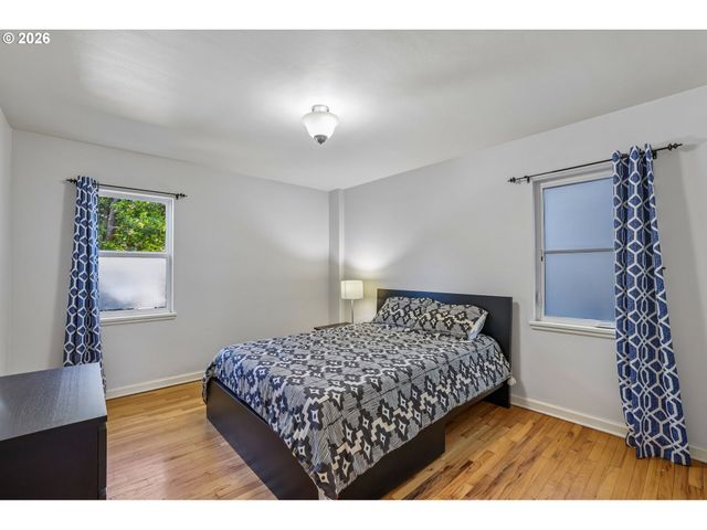 2120 Ne HALSEY St 31, Portland, OR 97232