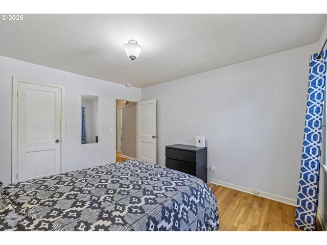 2120 Ne HALSEY St 31, Portland, OR 97232