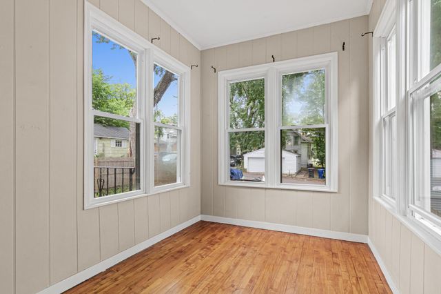 1070 Minnehaha Avenue E, Saint Paul, MN 55106