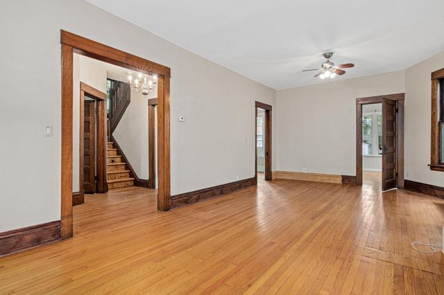 1070 Minnehaha Avenue E, Saint Paul, MN 55106