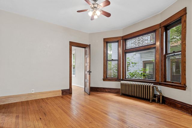 1070 Minnehaha Avenue E, Saint Paul, MN 55106