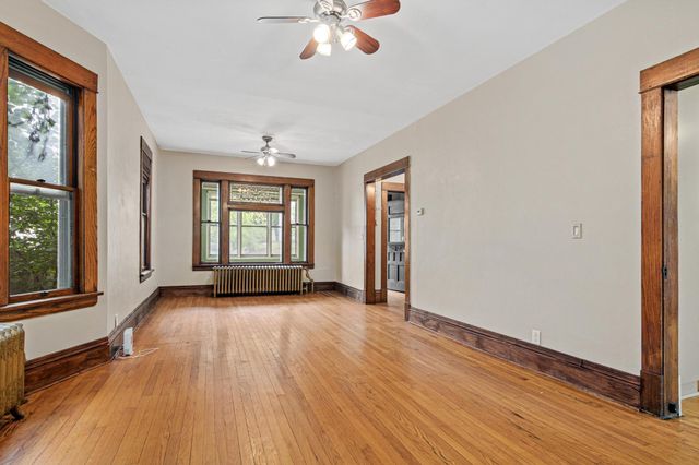 1070 Minnehaha Avenue E, Saint Paul, MN 55106