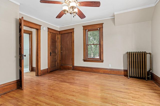 1070 Minnehaha Avenue E, Saint Paul, MN 55106