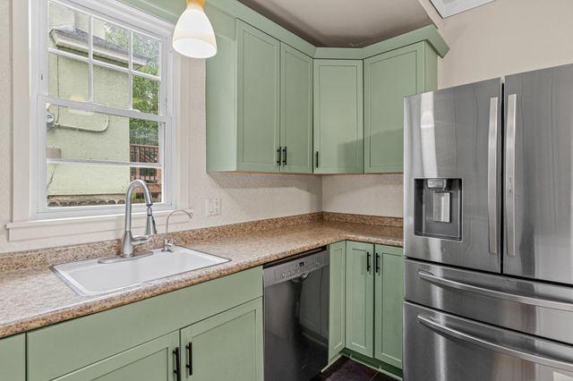 1070 Minnehaha Avenue E, Saint Paul, MN 55106