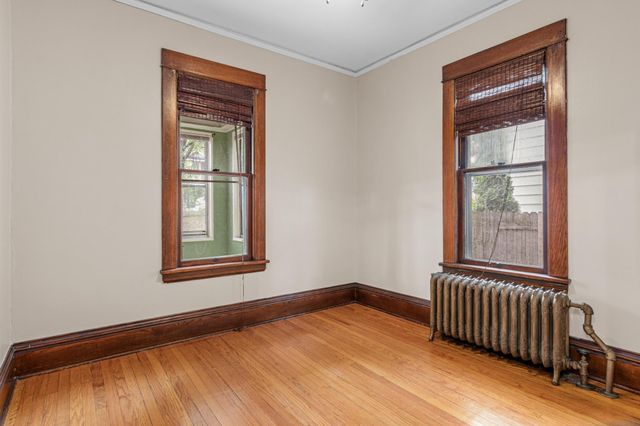 1070 Minnehaha Avenue E, Saint Paul, MN 55106