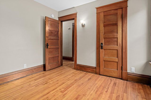 1070 Minnehaha Avenue E, Saint Paul, MN 55106