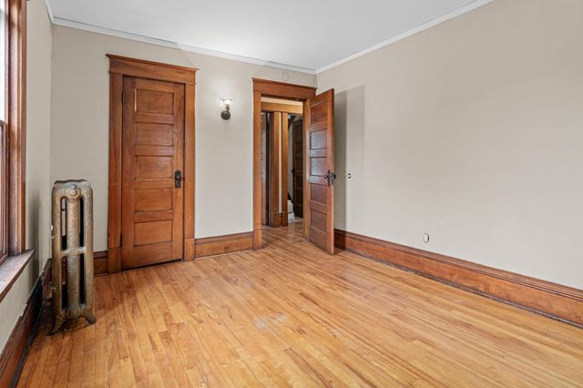 1070 Minnehaha Avenue E, Saint Paul, MN 55106