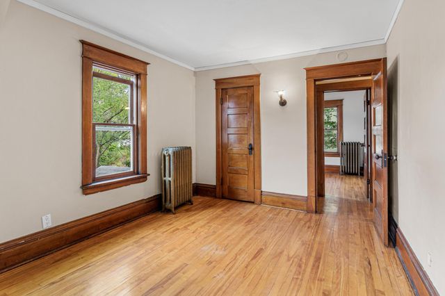 1070 Minnehaha Avenue E, Saint Paul, MN 55106