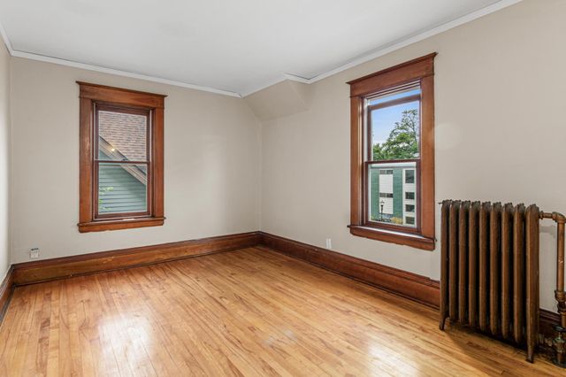 1070 Minnehaha Avenue E, Saint Paul, MN 55106