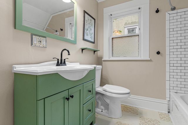1070 Minnehaha Avenue E, Saint Paul, MN 55106