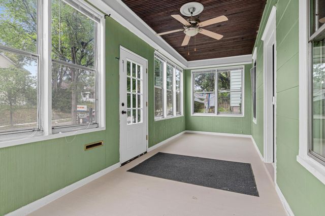1070 Minnehaha Avenue E, Saint Paul, MN 55106