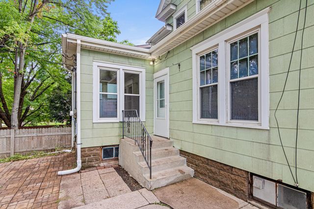 1070 Minnehaha Avenue E, Saint Paul, MN 55106