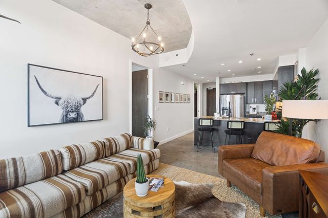 1510 Demonbreun St Apt 701, Nashville, TN 37203