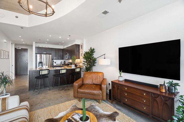 1510 Demonbreun St Apt 701, Nashville, TN 37203