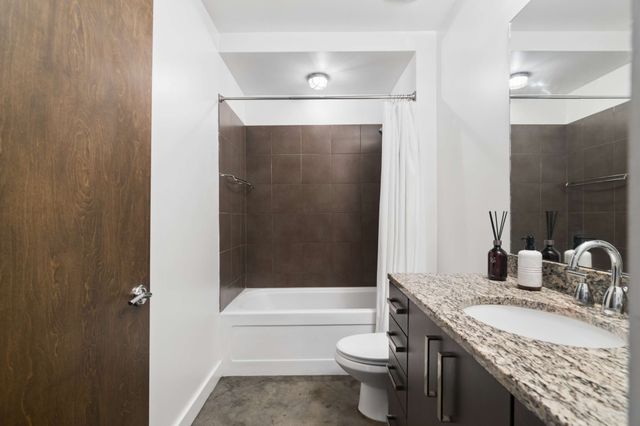 1510 Demonbreun St Apt 701, Nashville, TN 37203