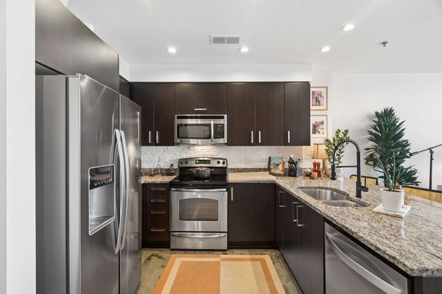 1510 Demonbreun St Apt 701, Nashville, TN 37203