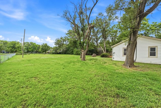 3317 W 9th St N, Wichita, KS 67203