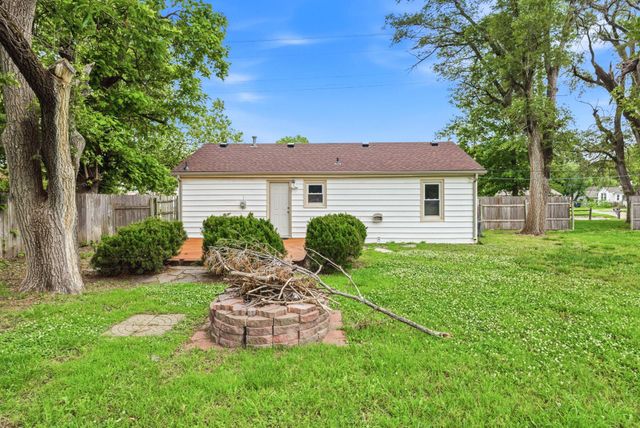 3317 W 9th St N, Wichita, KS 67203