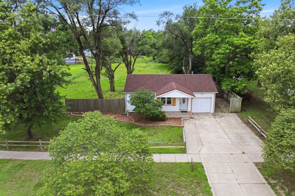 3317 W 9th St N, Wichita, KS 67203