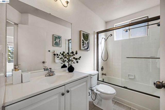 4290 Tiburon Dr, Fremont, CA 94555