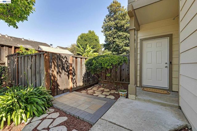 4290 Tiburon Dr, Fremont, CA 94555