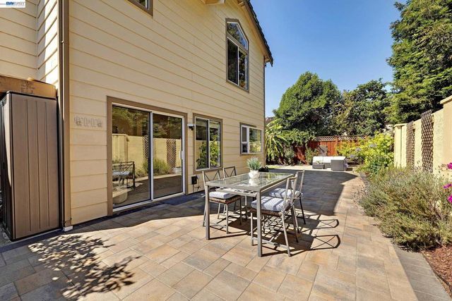 4290 Tiburon Dr, Fremont, CA 94555