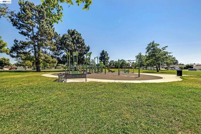 4290 Tiburon Dr, Fremont, CA 94555