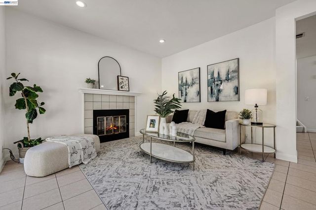 4290 Tiburon Dr, Fremont, CA 94555