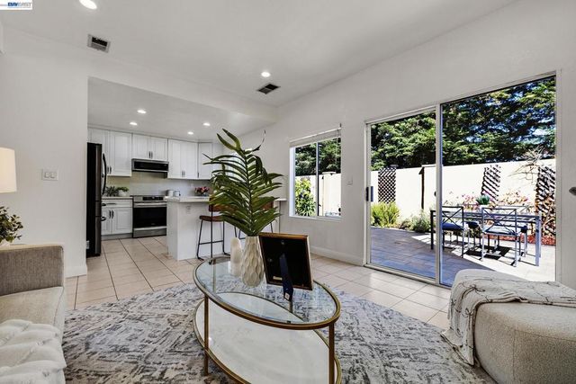 4290 Tiburon Dr, Fremont, CA 94555