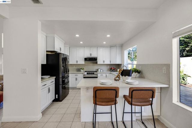 4290 Tiburon Dr, Fremont, CA 94555