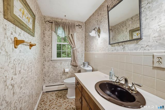 112 Hedgehog Lane, Simsbury, CT 06092