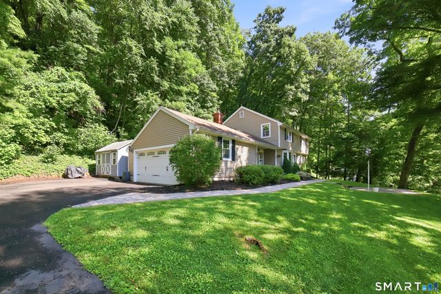 112 Hedgehog Lane, Simsbury, CT 06092