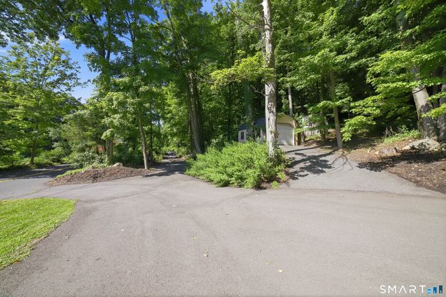 112 Hedgehog Lane, Simsbury, CT 06092