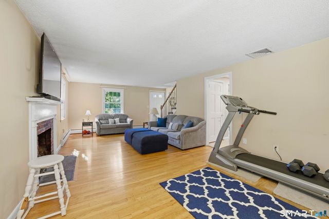 112 Hedgehog Lane, Simsbury, CT 06092