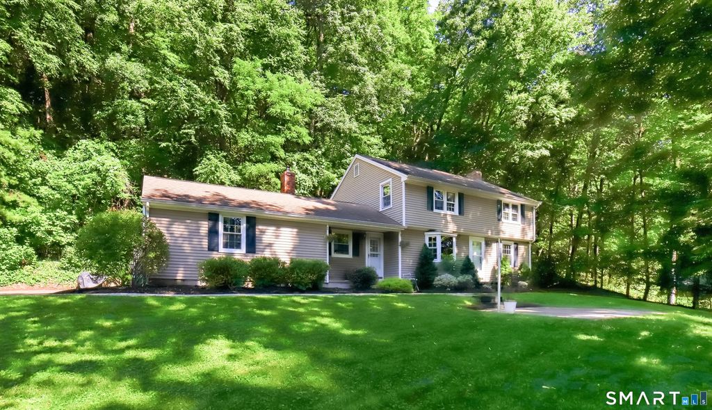 112 Hedgehog Lane, Simsbury, CT 06092