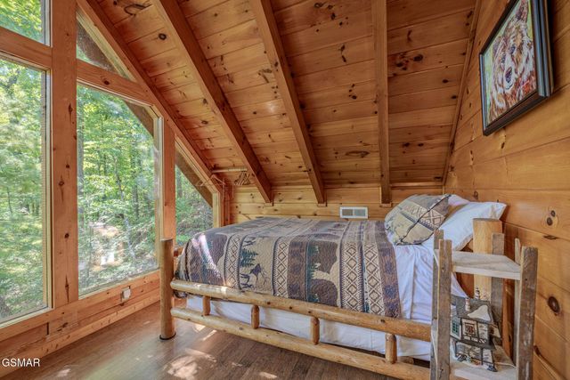 1637 Lamons Loop, Sevierville, TN 37876