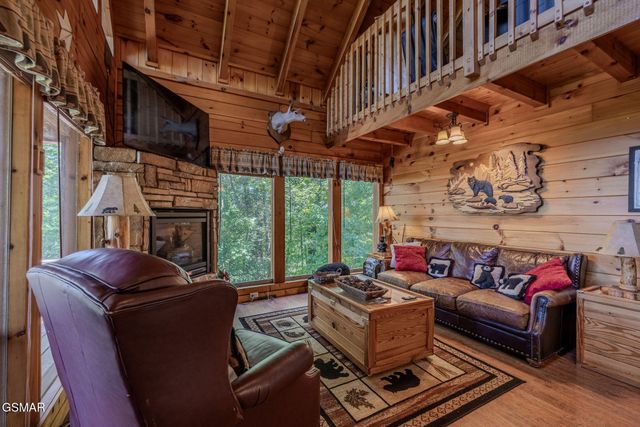 1637 Lamons Loop, Sevierville, TN 37876