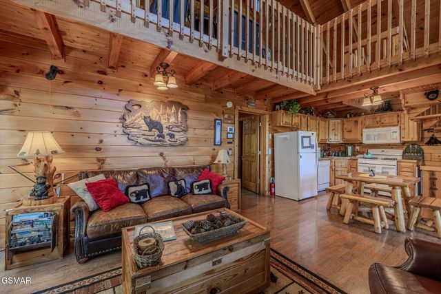 1637 Lamons Loop, Sevierville, TN 37876