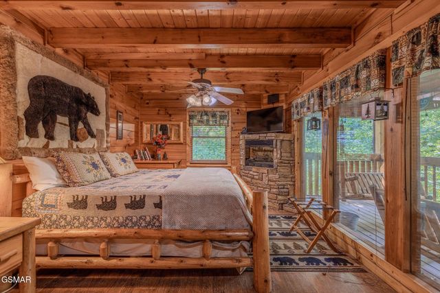 1637 Lamons Loop, Sevierville, TN 37876