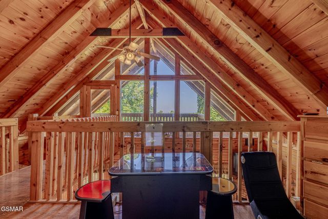 1637 Lamons Loop, Sevierville, TN 37876
