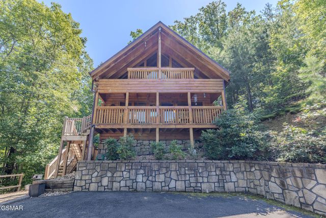 1637 Lamons Loop, Sevierville, TN 37876