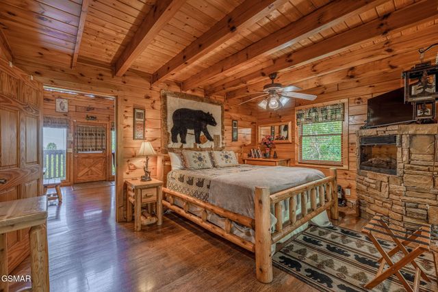 1637 Lamons Loop, Sevierville, TN 37876