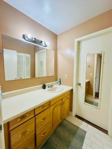 1209 Island Drive 204, Ann Arbor, MI 48105