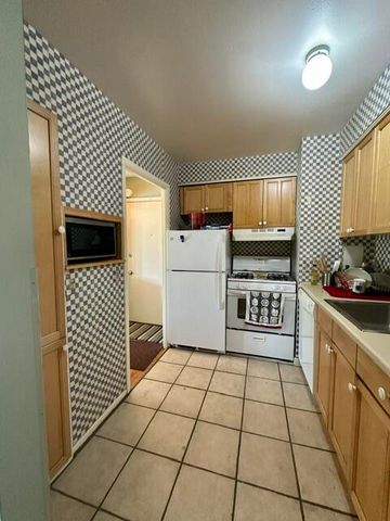 1209 Island Drive 204, Ann Arbor, MI 48105