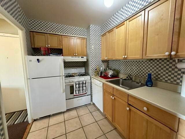 1209 Island Drive 204, Ann Arbor, MI 48105