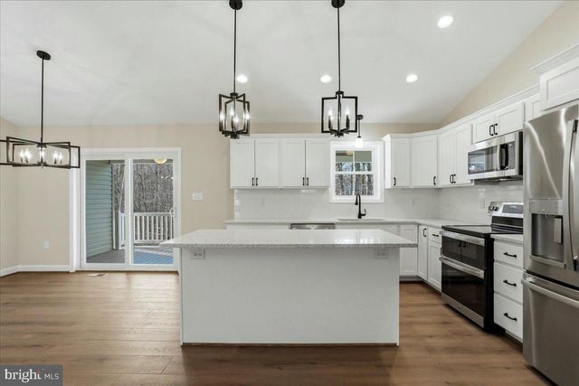 99 LAKESIDE DR, Front Royal, VA 22630