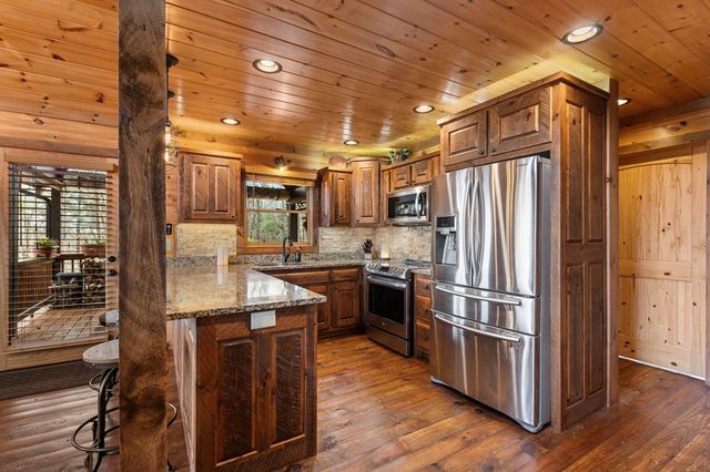 267 Oasis Drive, Blue Ridge, GA 30513