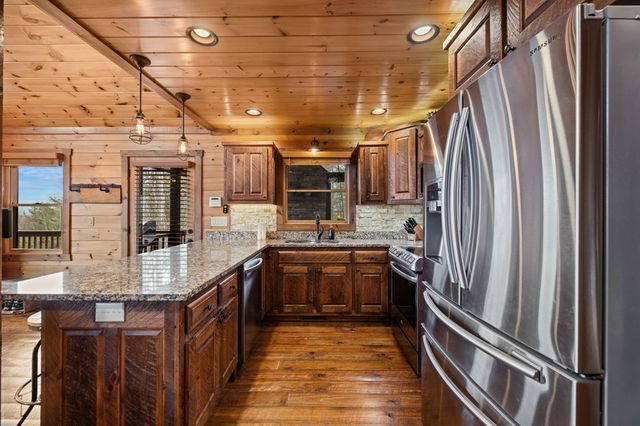 267 Oasis Drive, Blue Ridge, GA 30513